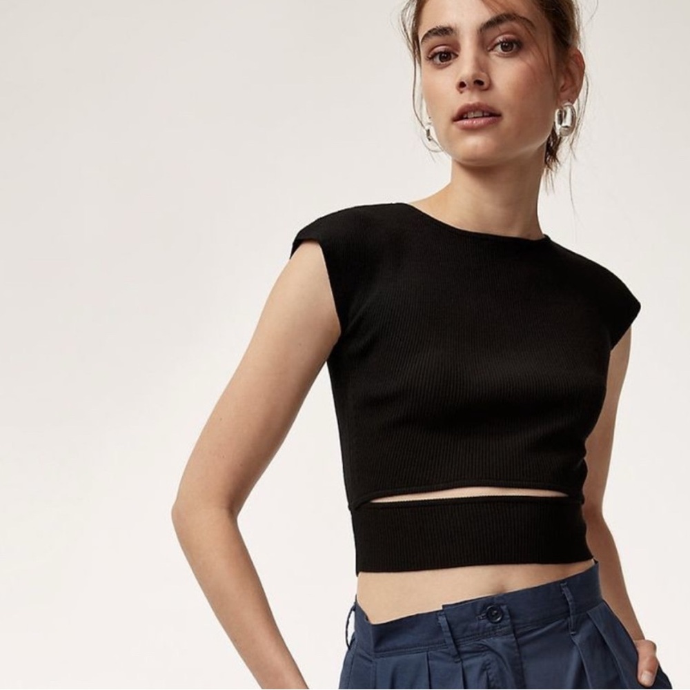 Wilfred Cut Out Muscle Tee Crop **cream color**
